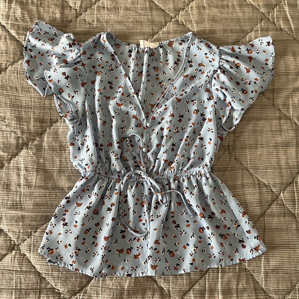 Flutter sleeve women’s blouse